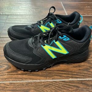 New balance shoes! Never worn! Size 8